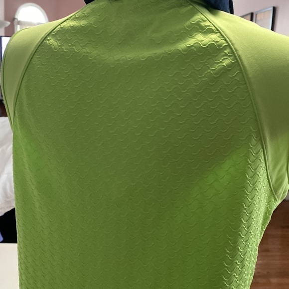 Izod Neon Green Athletic Golf Tennis Sleeveless Mock neck Top Size Large - Picture 9 of 13